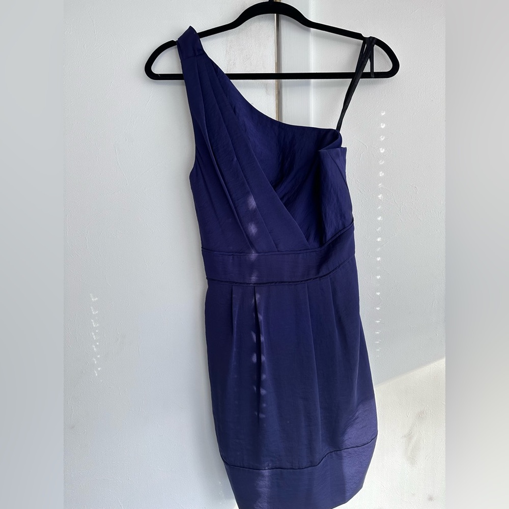 BCBG cocktail party dress size 4 in the most beautiful purple (blue tone)